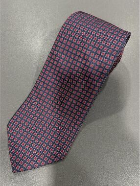 Brooks Brothers Makers Men’s 100% Silk Tie Necktie Navy Blue W/ Red Squares BB10